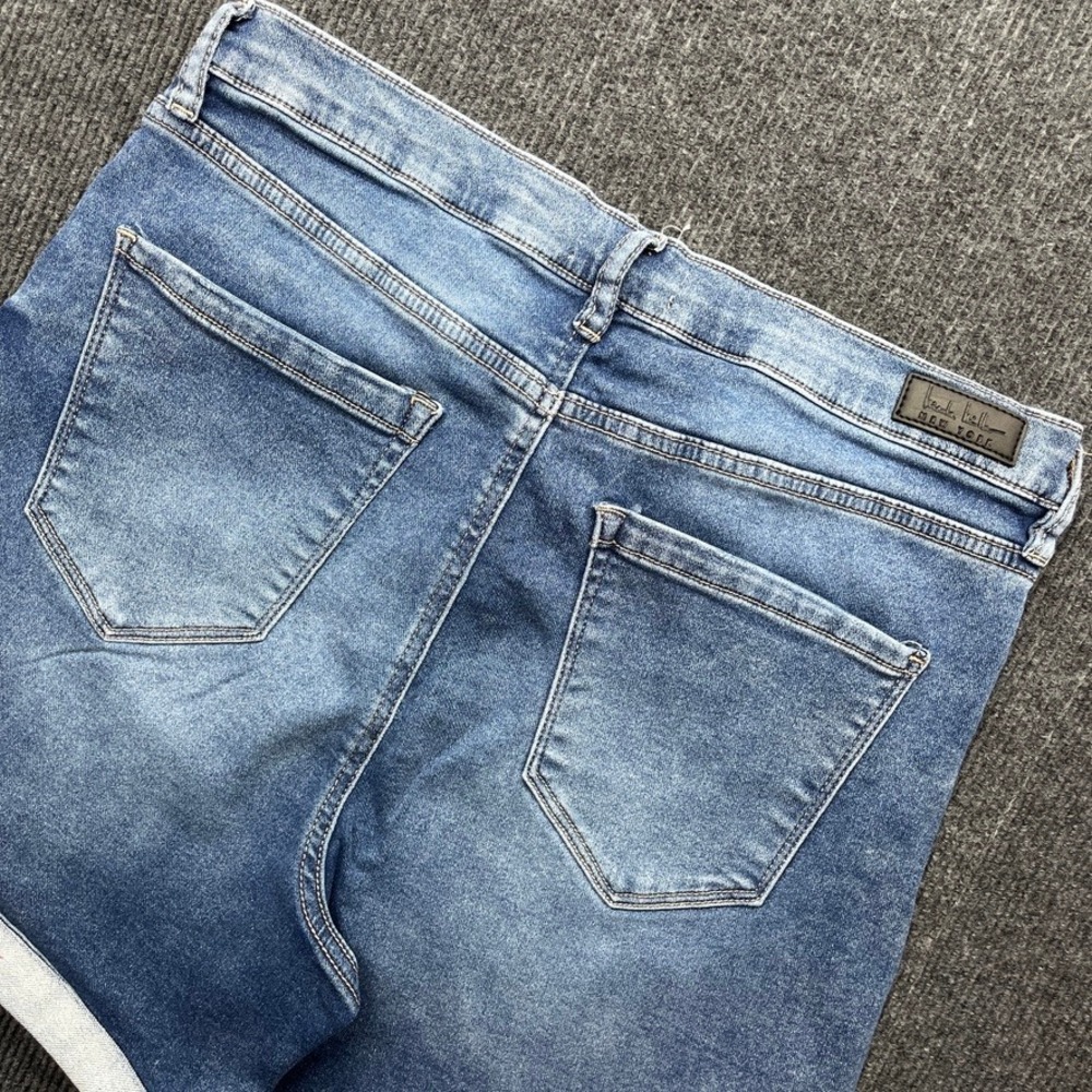 Nicole Miller New York Soho High Rise Denim Shorts Blue Cuffed Size 10 Y2K Boho
